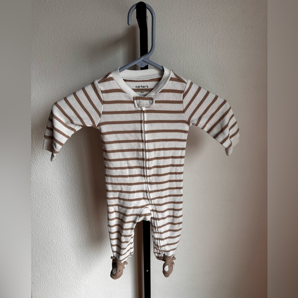 Carters 9 month footsie